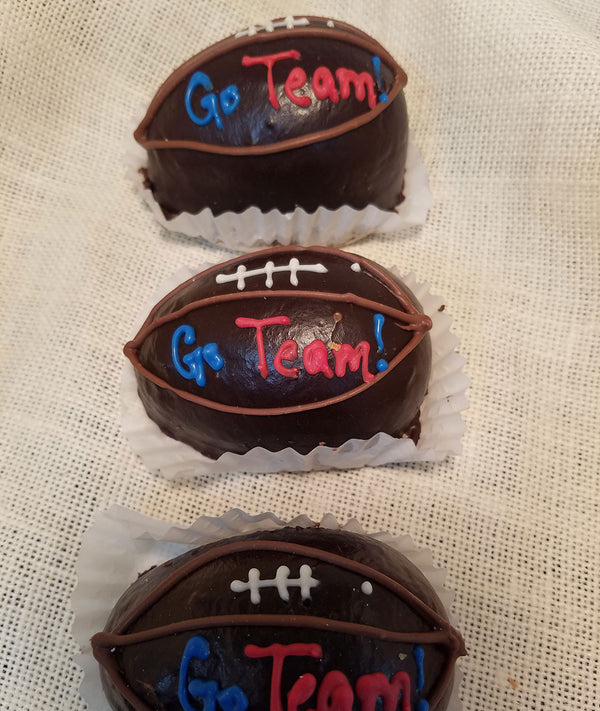 Football Mini Buttercream Cakes / Othellos